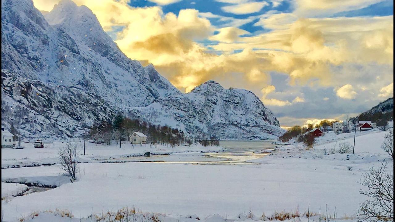 Lofoten Fjord Lodge Saupstad  Buitenkant foto